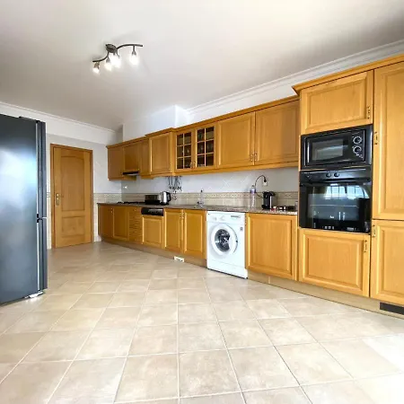 Vila Amazing With Pool By Homing Pêra