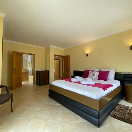 Amazing With Pool By Homing Villa Pêra