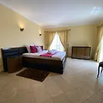 Villa Amazing With Pool By Homing